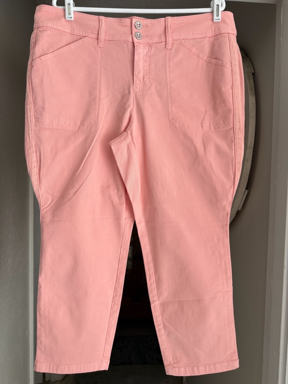 torrid Pink Cropped Pull-On Capri Pants
